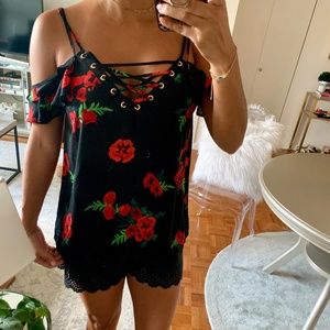 OFF THE SHOULDER WITH ADJUSTABLE STRAP